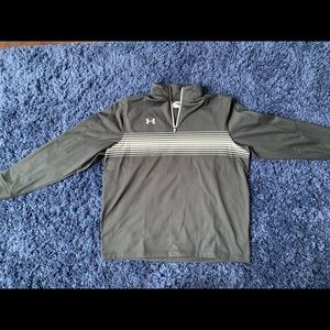 Men’s Under Armour 1/4 zip- size XL, black with gray stripes